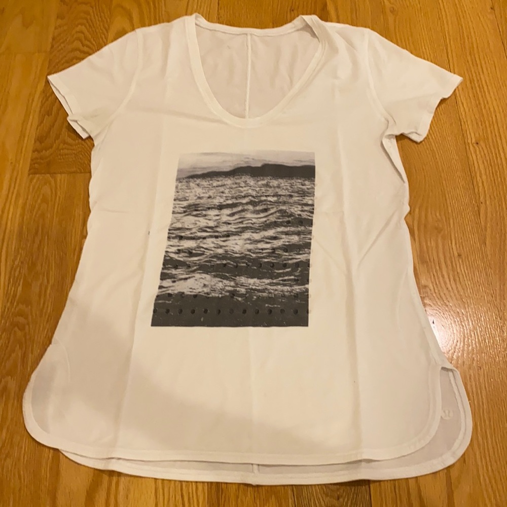 Lululemon white t shirt with monochrome image